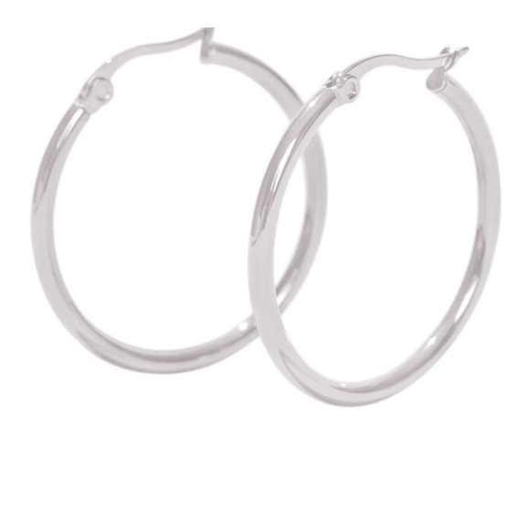 ✨NWT✨ ELLIE VAIL Laurette Medium Hoop Earrings in Silver - Picture 5 of 8